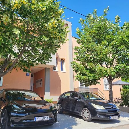 Apartment Gamma With Hydromassage Mini Pool Near Split Žrnovnica Dış mekan fotoğraf