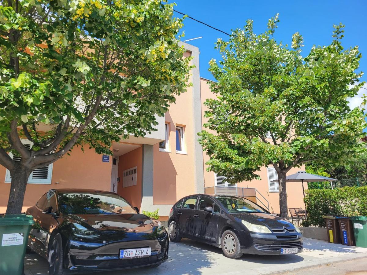 Apartment Gamma With Hydromassage Mini Pool Near Split Žrnovnica Dış mekan fotoğraf