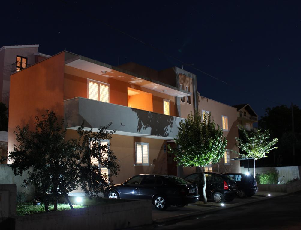 Apartment Gamma With Hydromassage Mini Pool Near Split Žrnovnica Dış mekan fotoğraf
